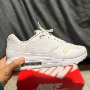 Nike Air Max Mens sz 10